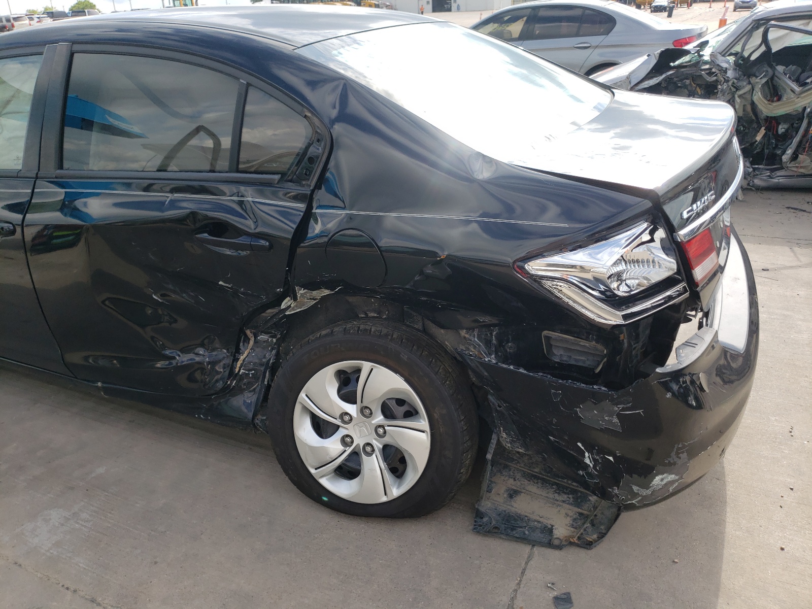 Photo 9 from auction – 2015 HONDA CIVIC LX with VIN 2HGFB2F57FH566567
