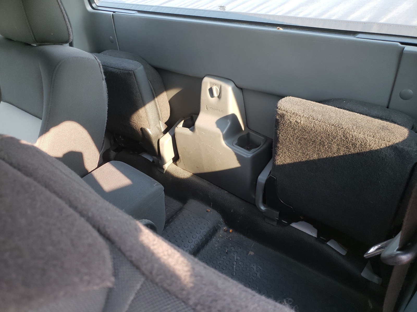 Photo 6 from auction – 2010 FORD RANGER SUP with VIN 1FTLR4FE3APA49859