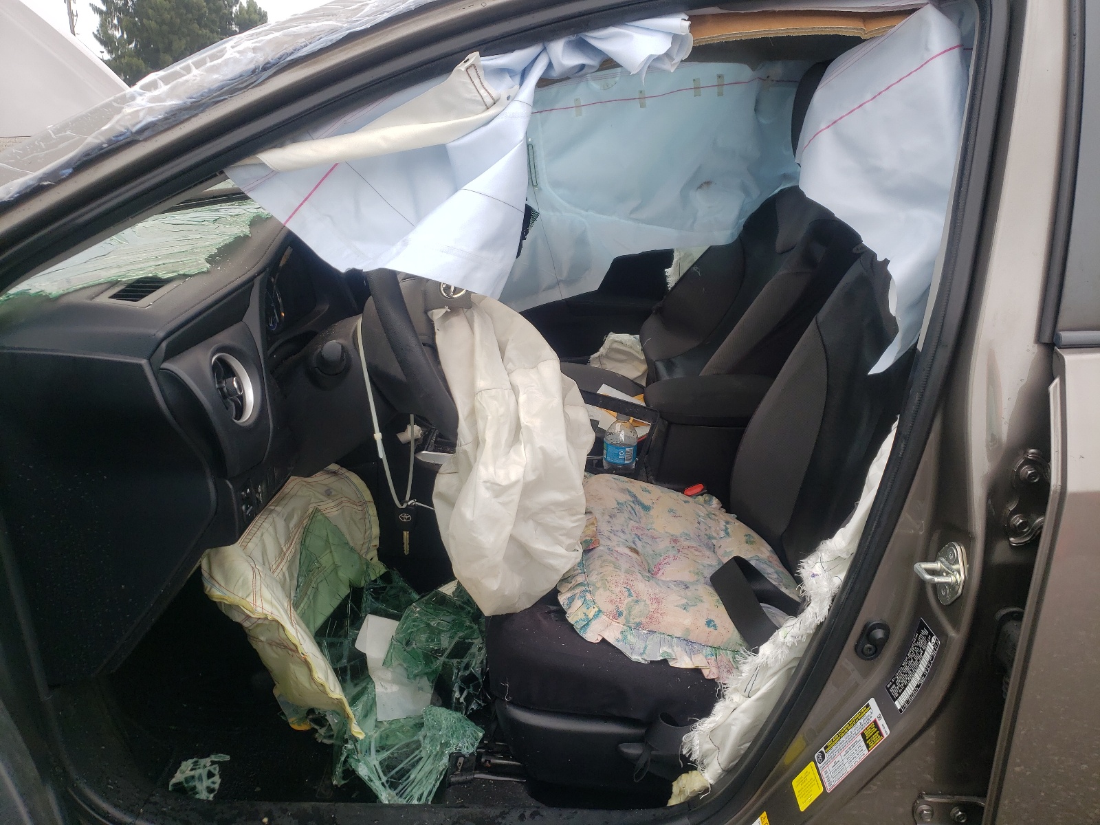 Photo 5 from auction – 2018 TOYOTA COROLLA L with VIN 5YFBURHE0JP740978