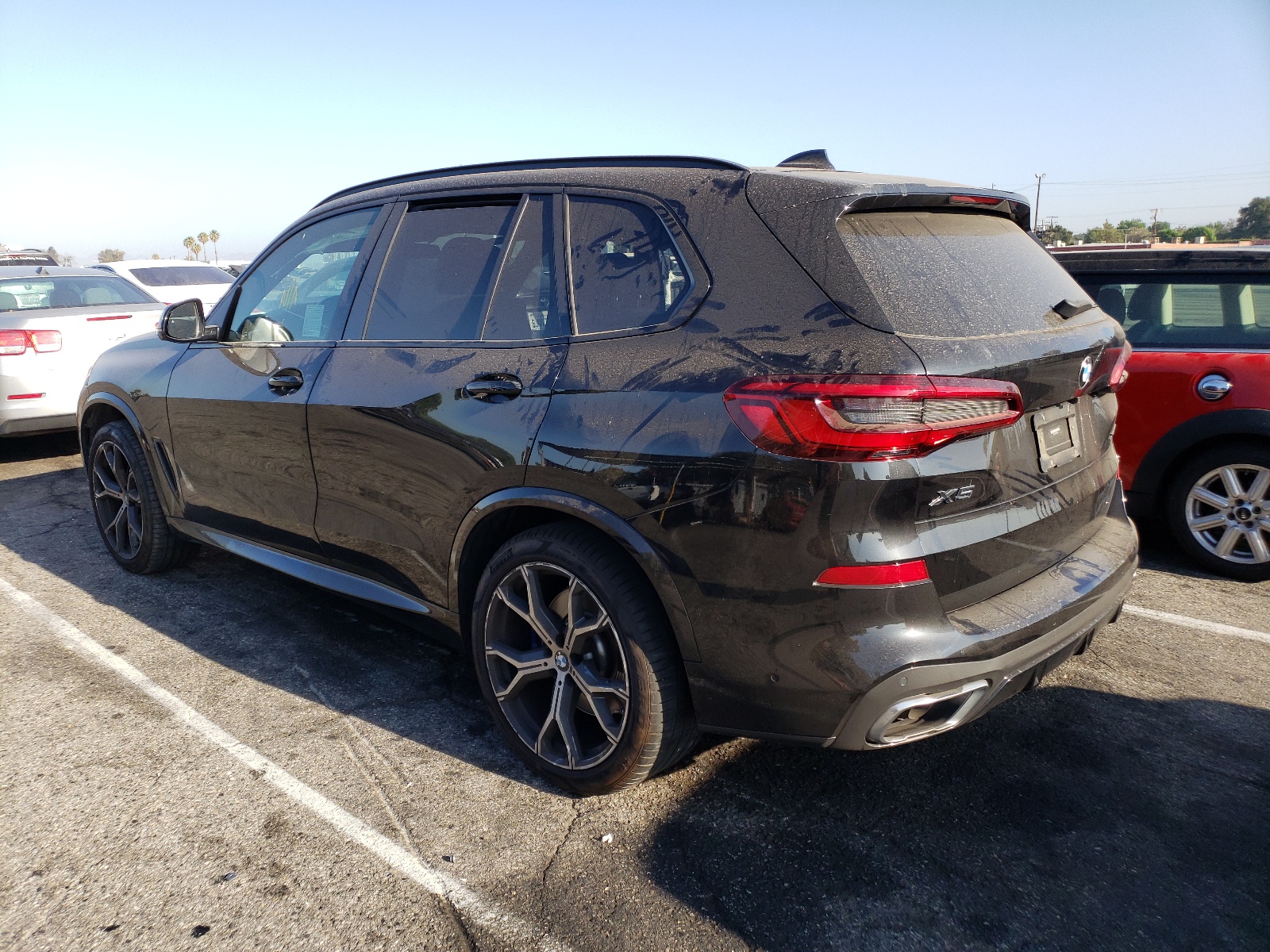 Photo 3 from auction – 2019 BMW X5 XDRIVE5 with VIN 5UXJU2C50KLB15437