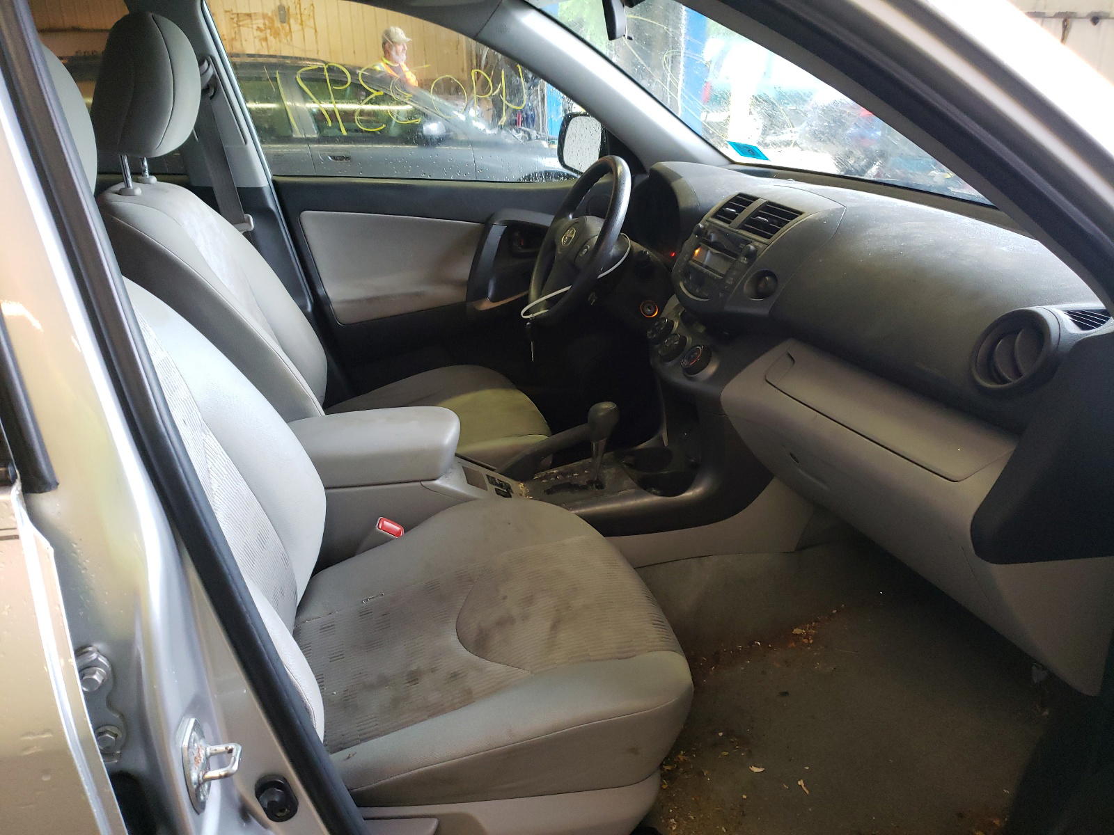 Photo 5 from auction – 2011 TOYOTA RAV4 with VIN 2T3BF4DV7BW095613