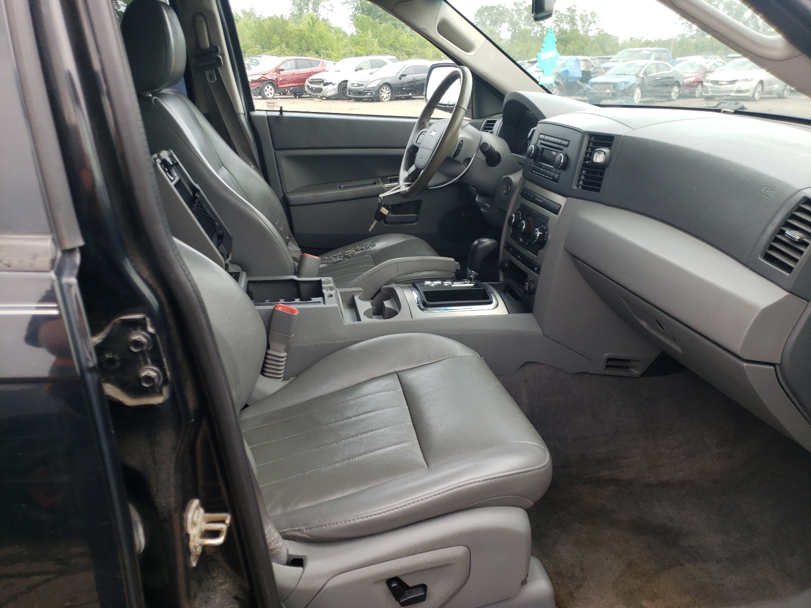Photo 5 from auction – 2007 JEEP GRAND CHER with VIN 1J8GR48K97C555290
