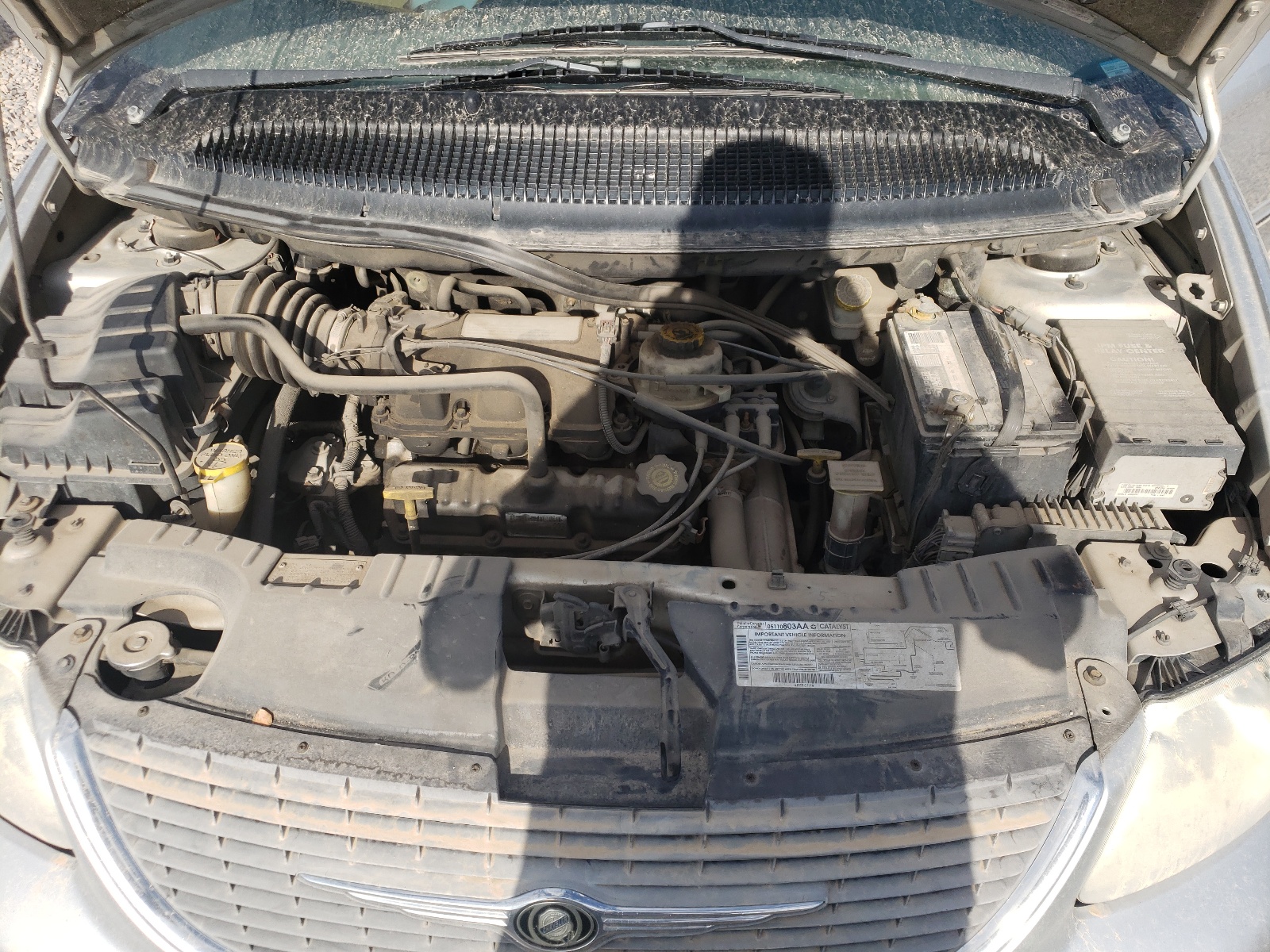 Photo 7 from auction – 2002 CHRYSLER TOWN & COU with VIN 2C8GT54L52R576696