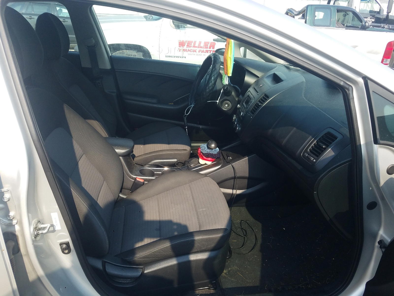 Photo 5 from auction – 2014 KIA FORTE LX with VIN KNAFX4A66E5208875