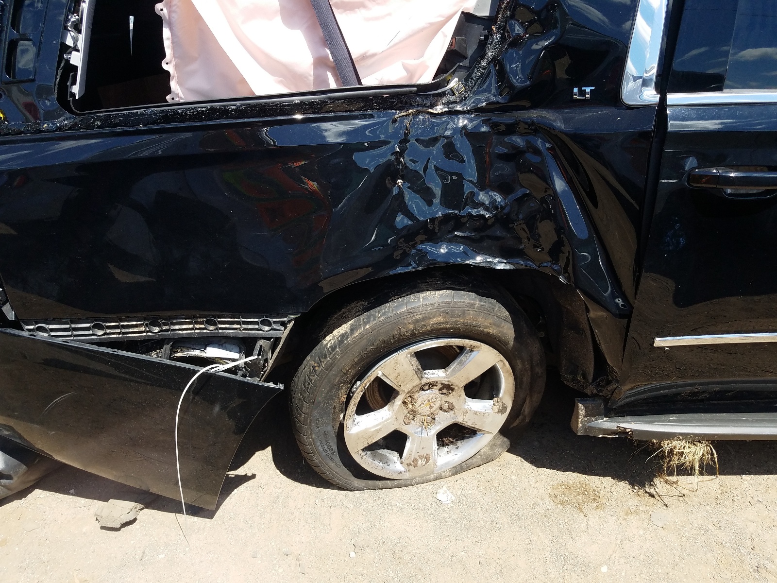 Photo 9 from auction – 2016 CHEVROLET SUBURBAN K with VIN 1GNSKHKC2GR174822