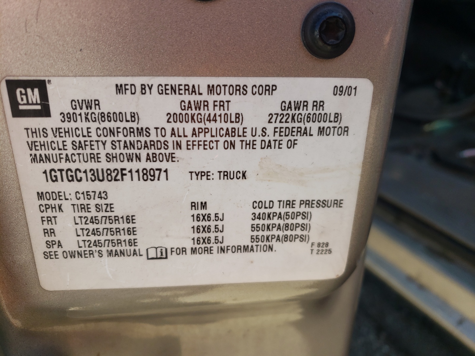Photo 10 from auction – 2002 GMC SIERRA C15 with VIN 1GTGC13U82F118971