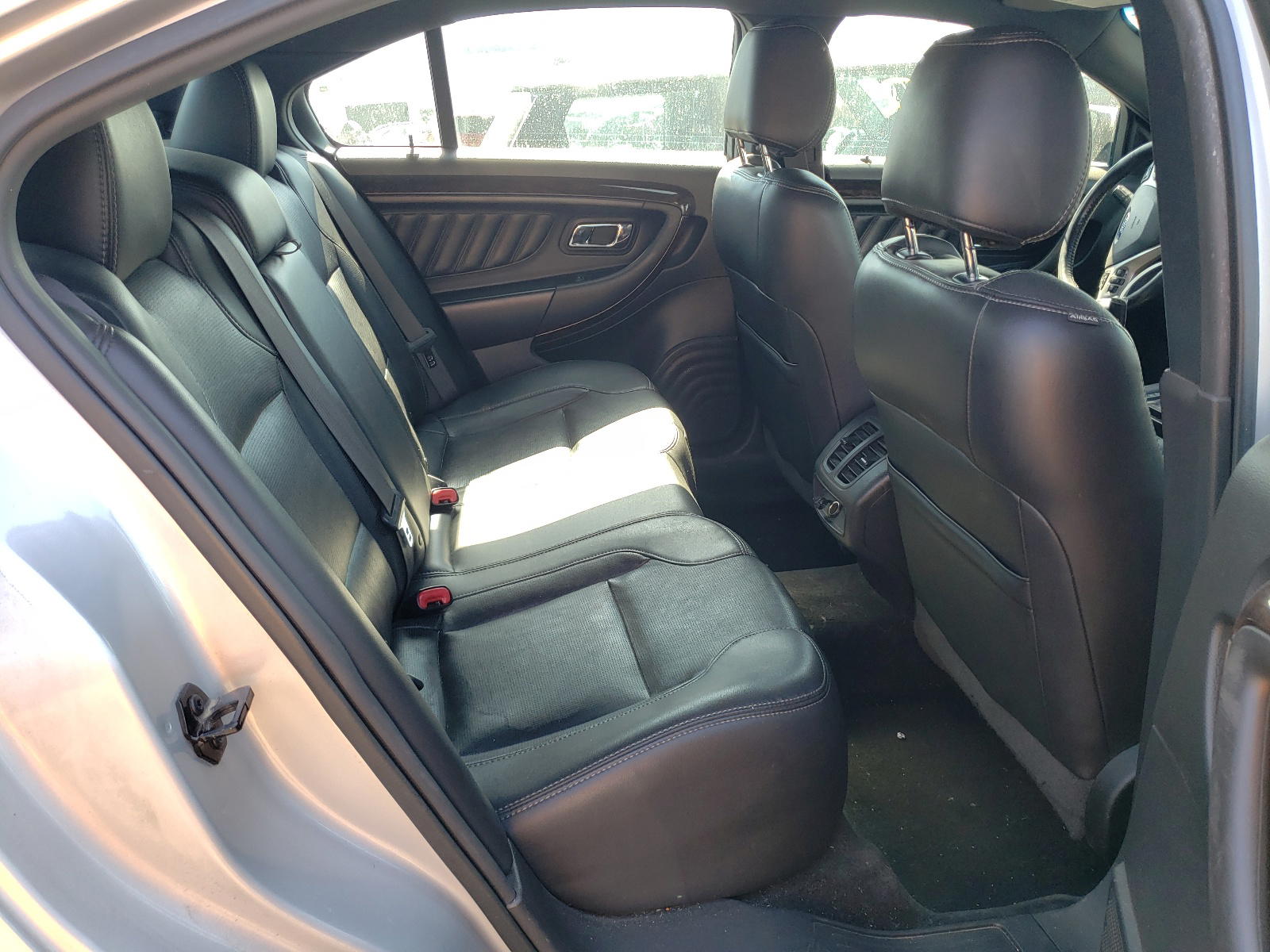 Photo 6 from auction – 2015 FORD TAURUS LIM with VIN 1FAHP2F86FG171056