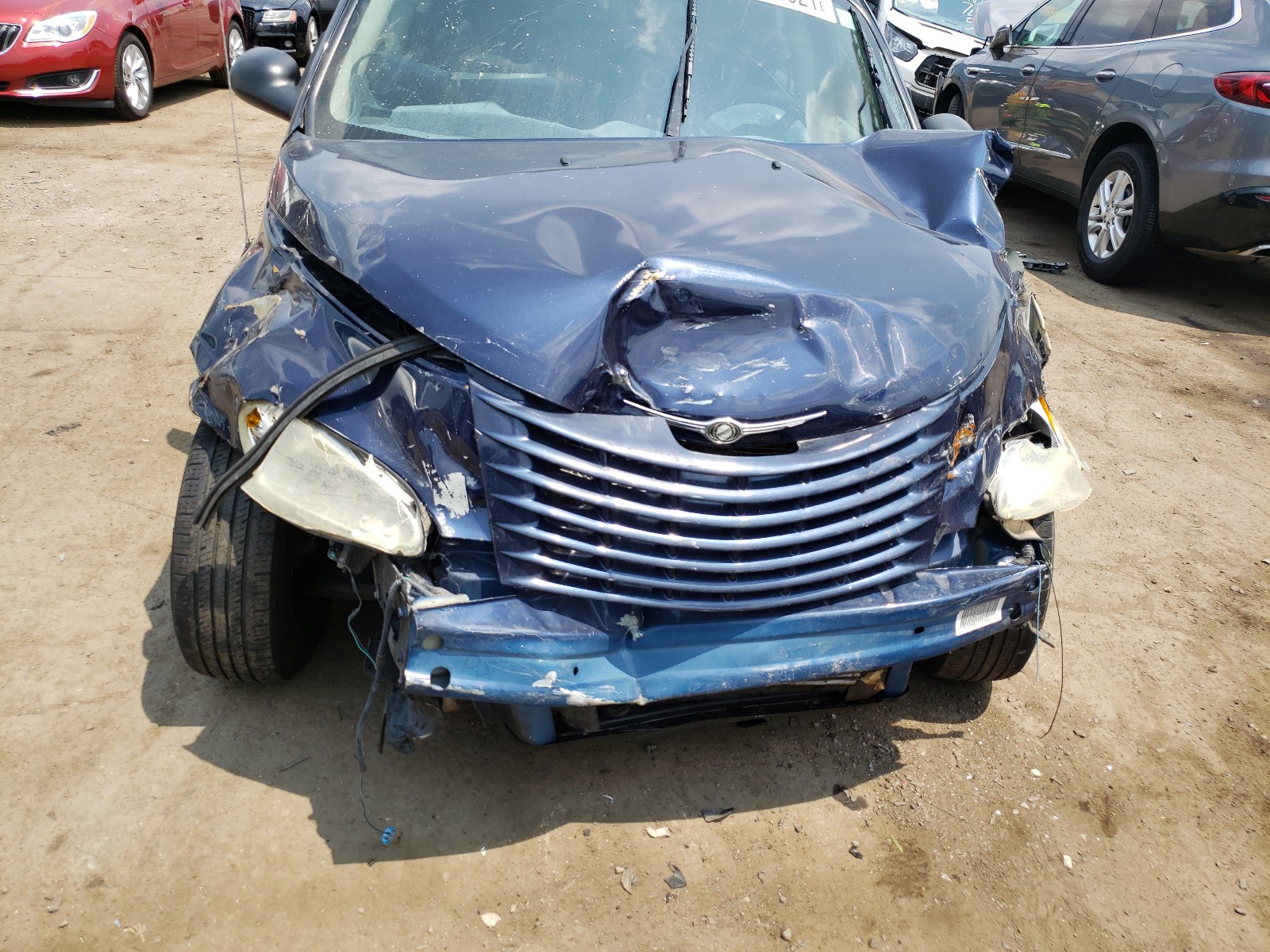 Photo 9 from auction – 2005 CHRYSLER PT CRUISER with VIN 3C8FY58B15T543677