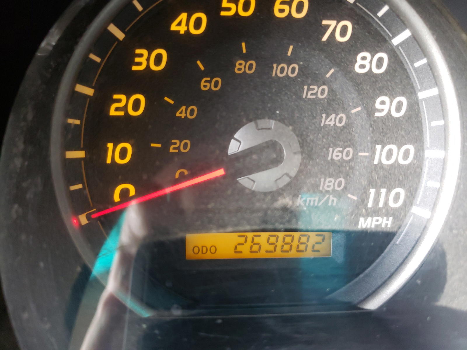 Photo 8 from auction – 2004 TOYOTA 4RUNNER LI with VIN JTEBT17R048014039