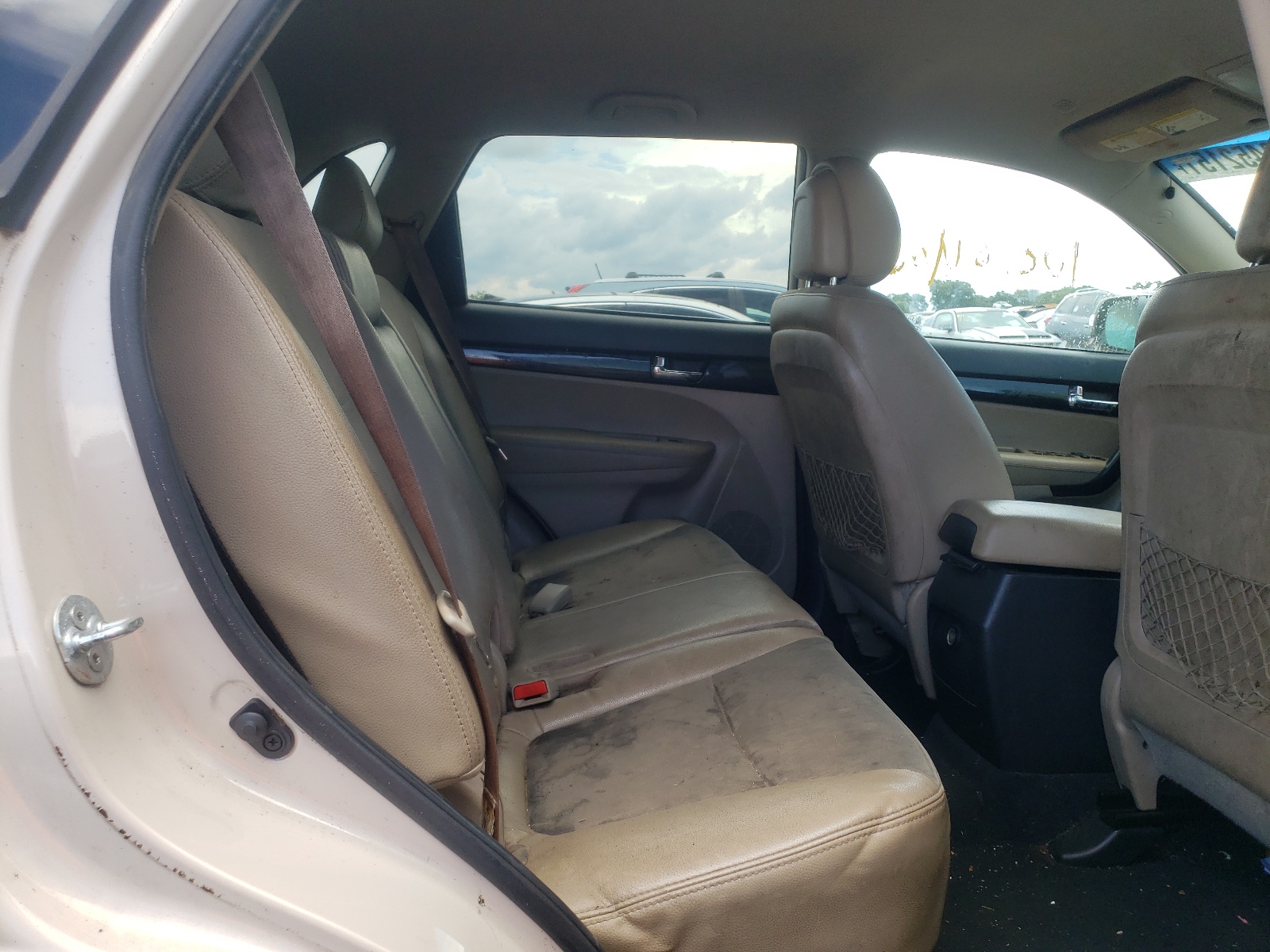 Photo 6 from auction – 2012 KIA SORENTO EX with VIN 5XYKU3A68CG208756