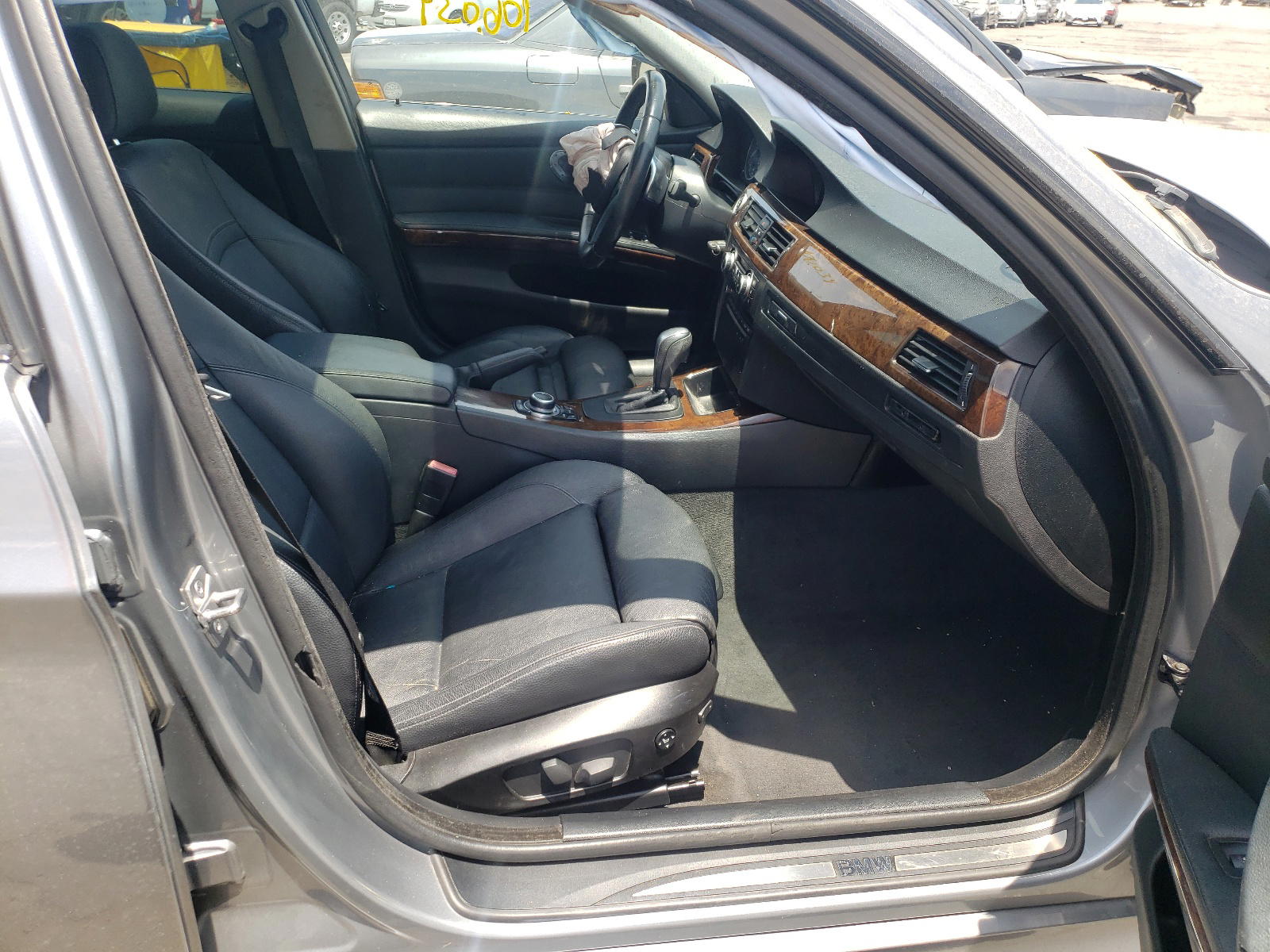 Photo 5 from auction – 2010 BMW 335 I with VIN WBAPM7C56AA367447