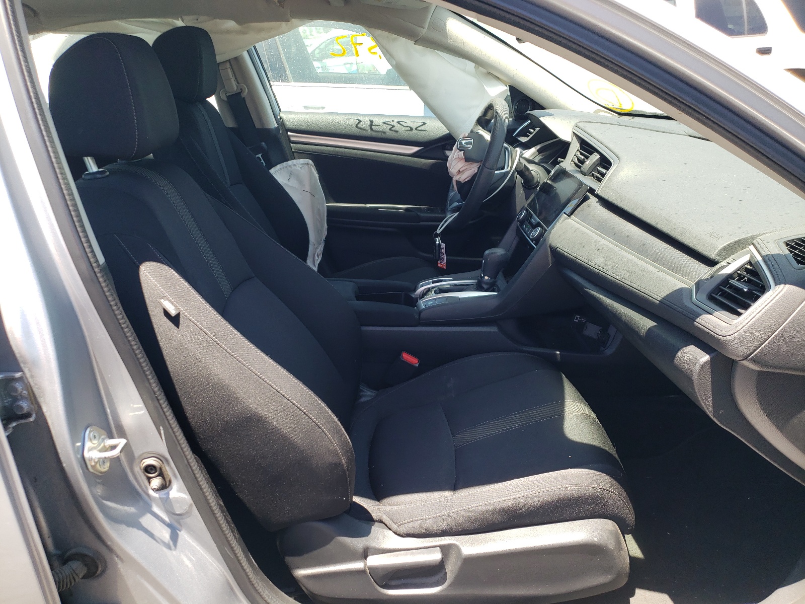Photo 5 from auction – 2018 HONDA CIVIC EX with VIN 2HGFC2F75JH515298