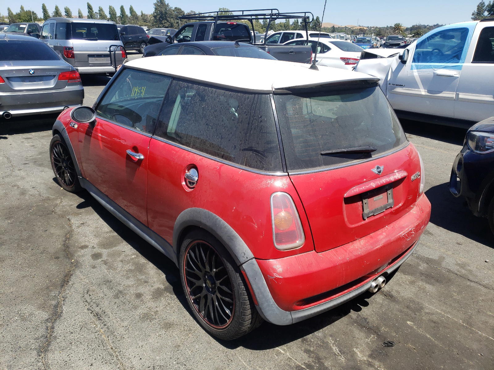 Photo 3 from auction – 2004 MINI COOPER S with VIN WMWRE33494TD83319