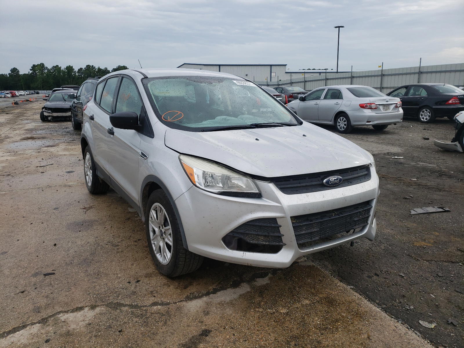 FORD ESCAPE S 2014 with VIN 1FMCU0F71EUB22108 - Photo from auction