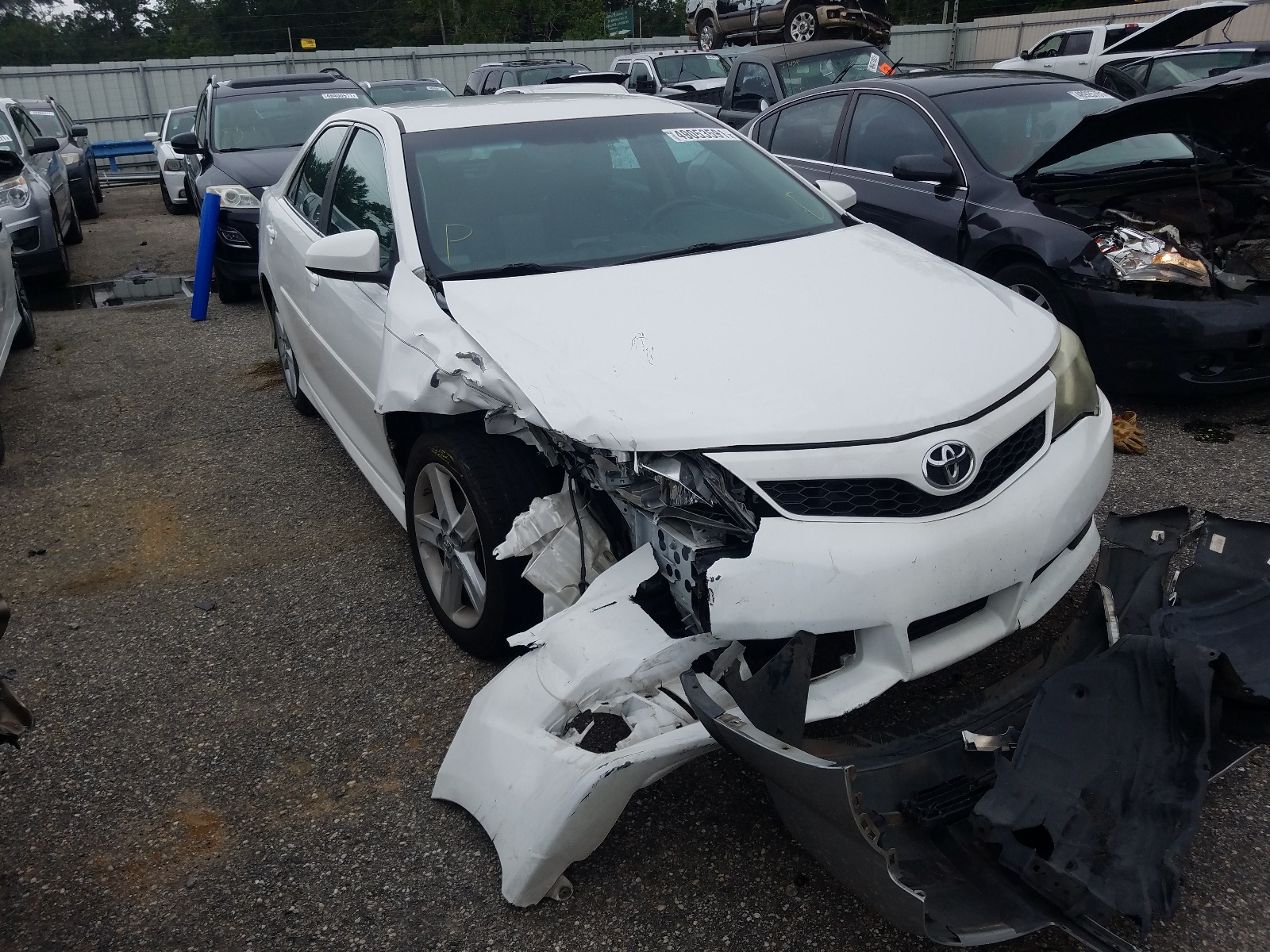 TOYOTA CAMRY L 2014 with VIN 4T1BF1FK1EU413224 - Photo from auction