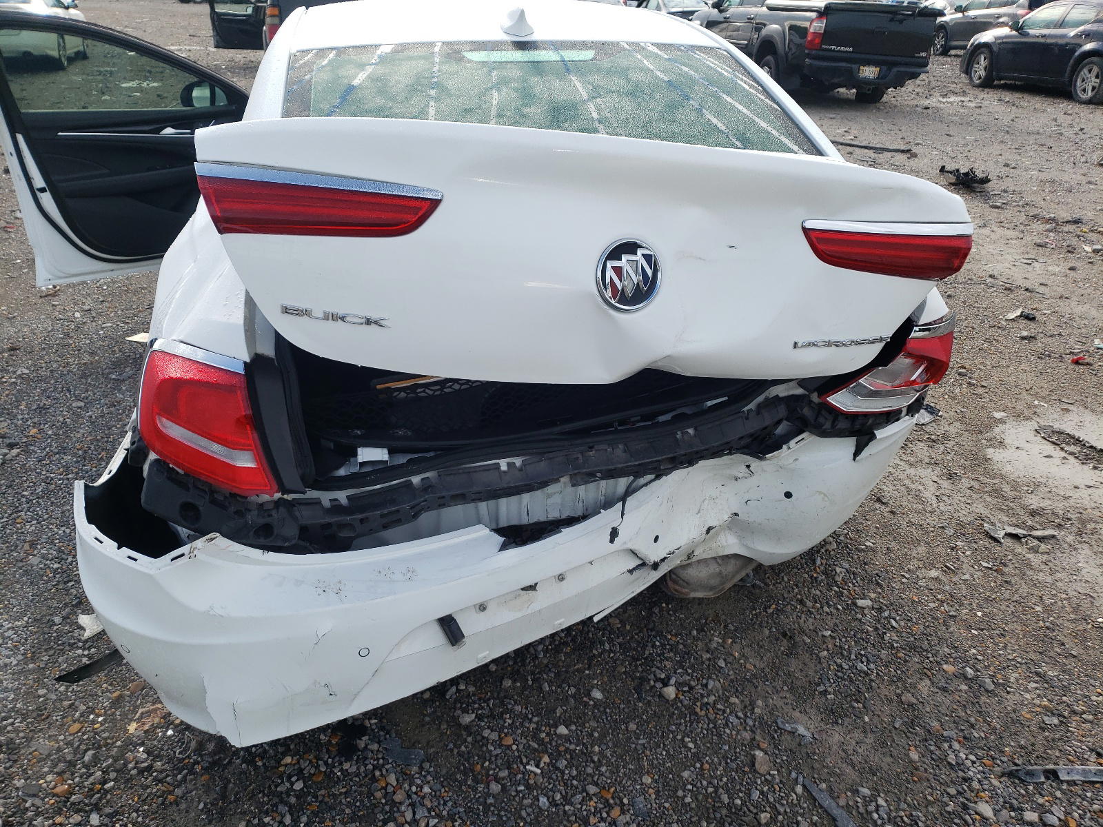 Photo 9 from auction – 2018 BUICK LACROSSE E with VIN 1G4ZP5SS4JU126768