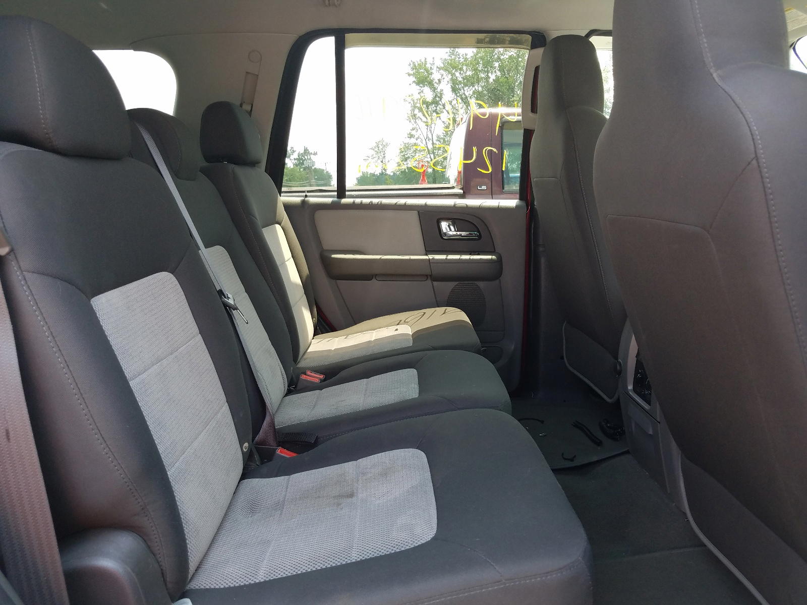 Photo 6 from auction – 2006 FORD EXPEDITION with VIN 1FMPU16546LA19617
