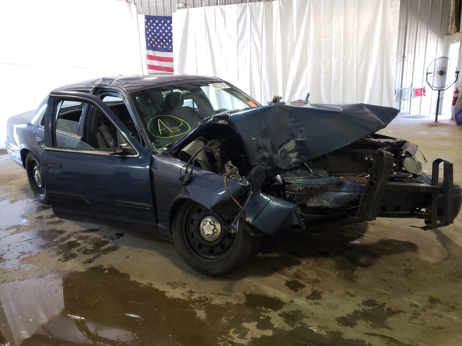 FORD CROWN VICT 2009 with VIN 2FAHP71V19X102056 - Photo from auction