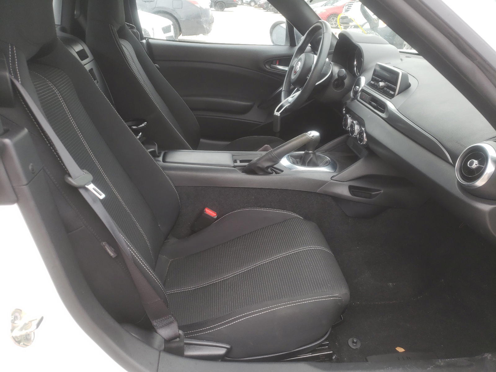 Photo 5 from auction – 2018 FIAT 124 SPIDER with VIN JC1NFAEK2J0136861