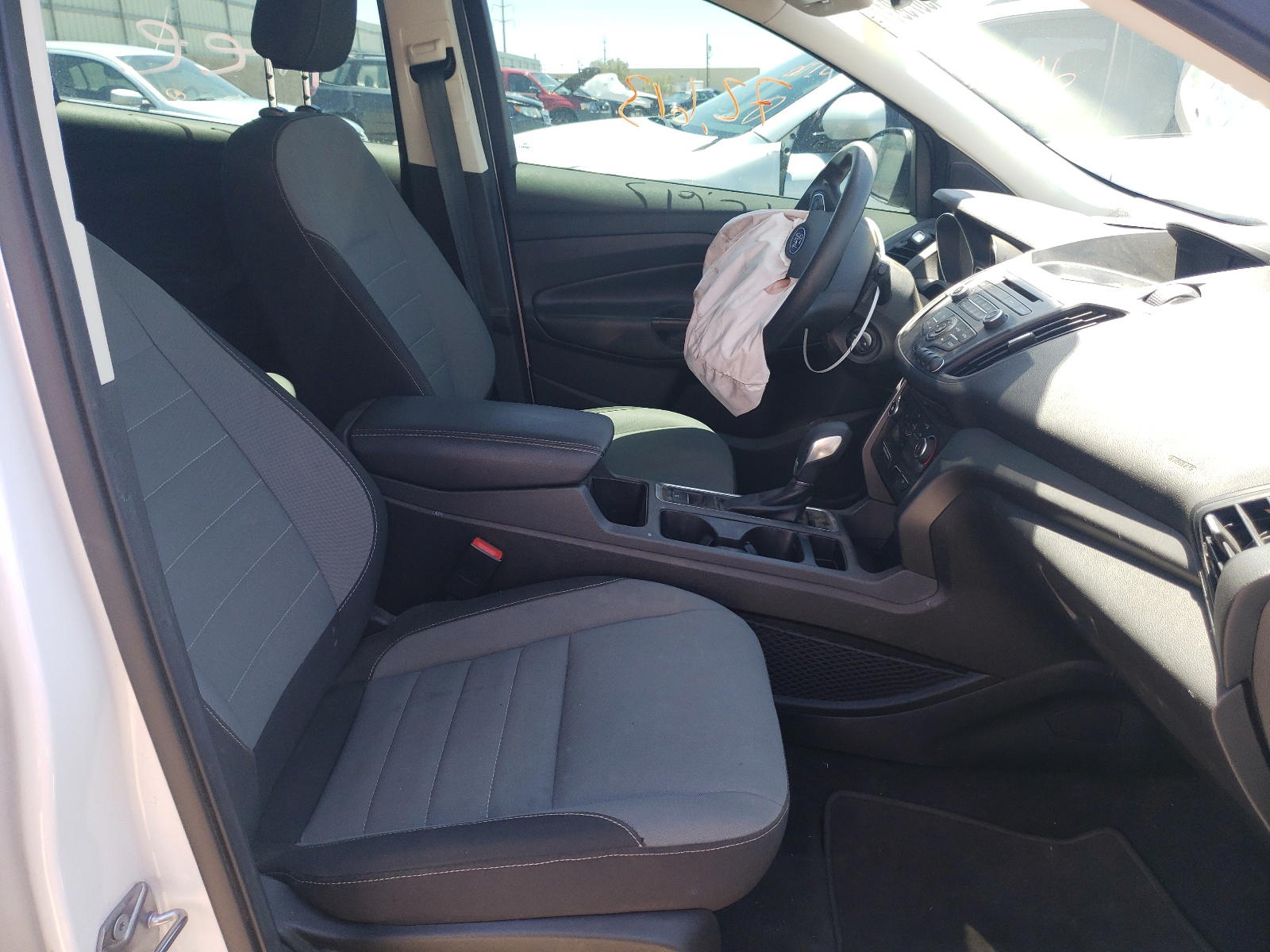 Photo 5 from auction – 2018 FORD ESCAPE S with VIN 1FMCU0F76JUB73338