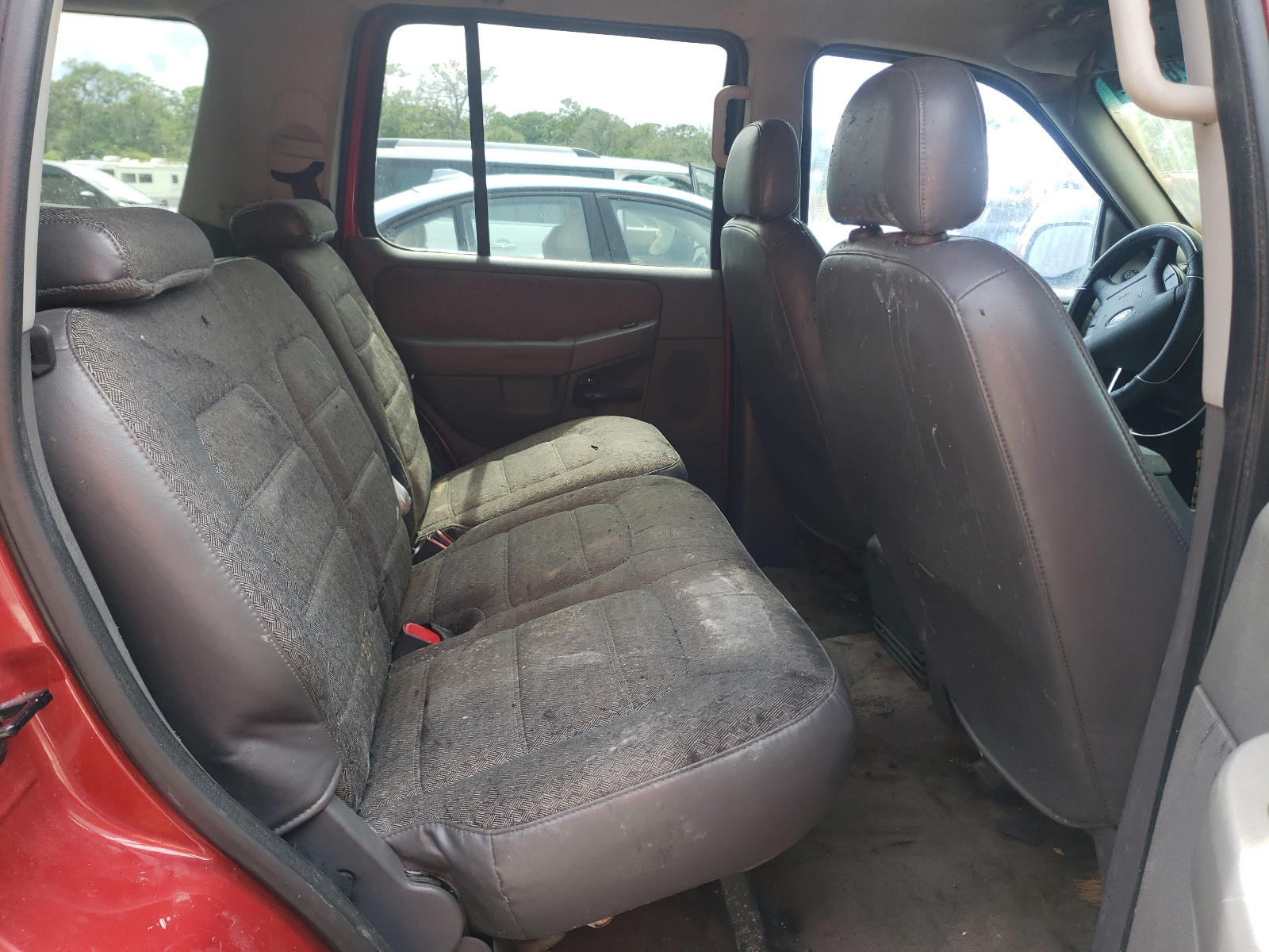 Photo 6 from auction – 2002 FORD EXPLORER X with VIN 1FMZU62K32ZC94369