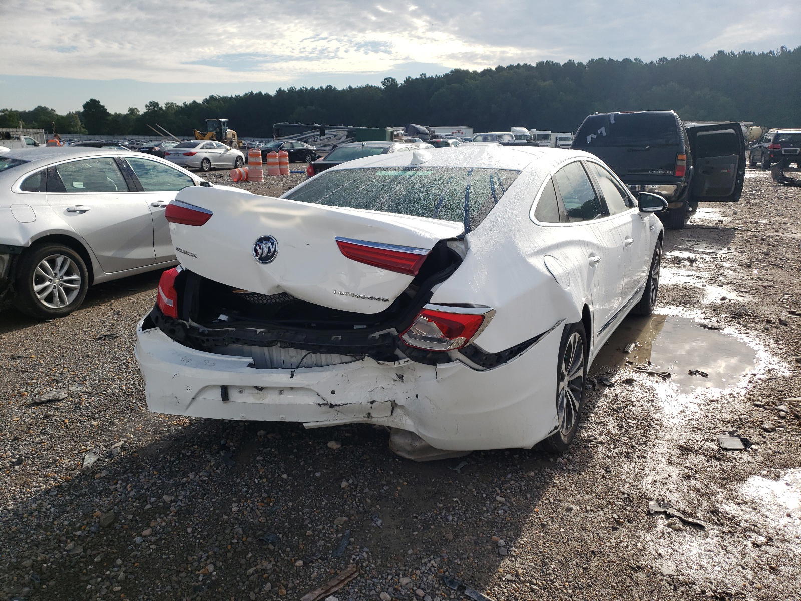 Photo 4 from auction – 2018 BUICK LACROSSE E with VIN 1G4ZP5SS4JU126768