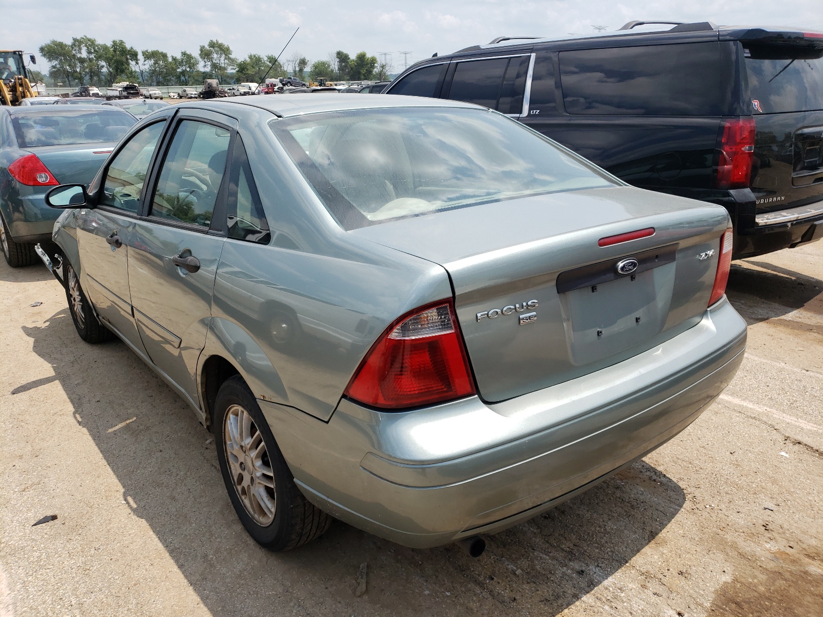 Photo 3 from auction – 2005 FORD FOCUS ZX4 with VIN 1FAFP34N65W149410