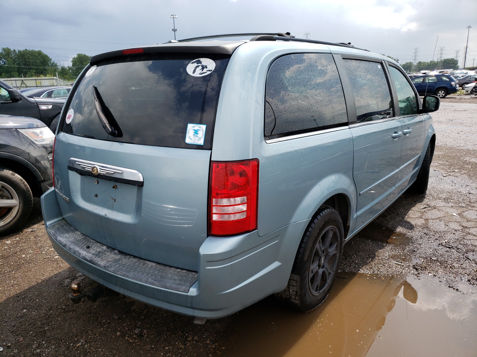 Photo 4 from auction – 2008 CHRYSLER TOWN & COU with VIN 2A8HR54P78R745044