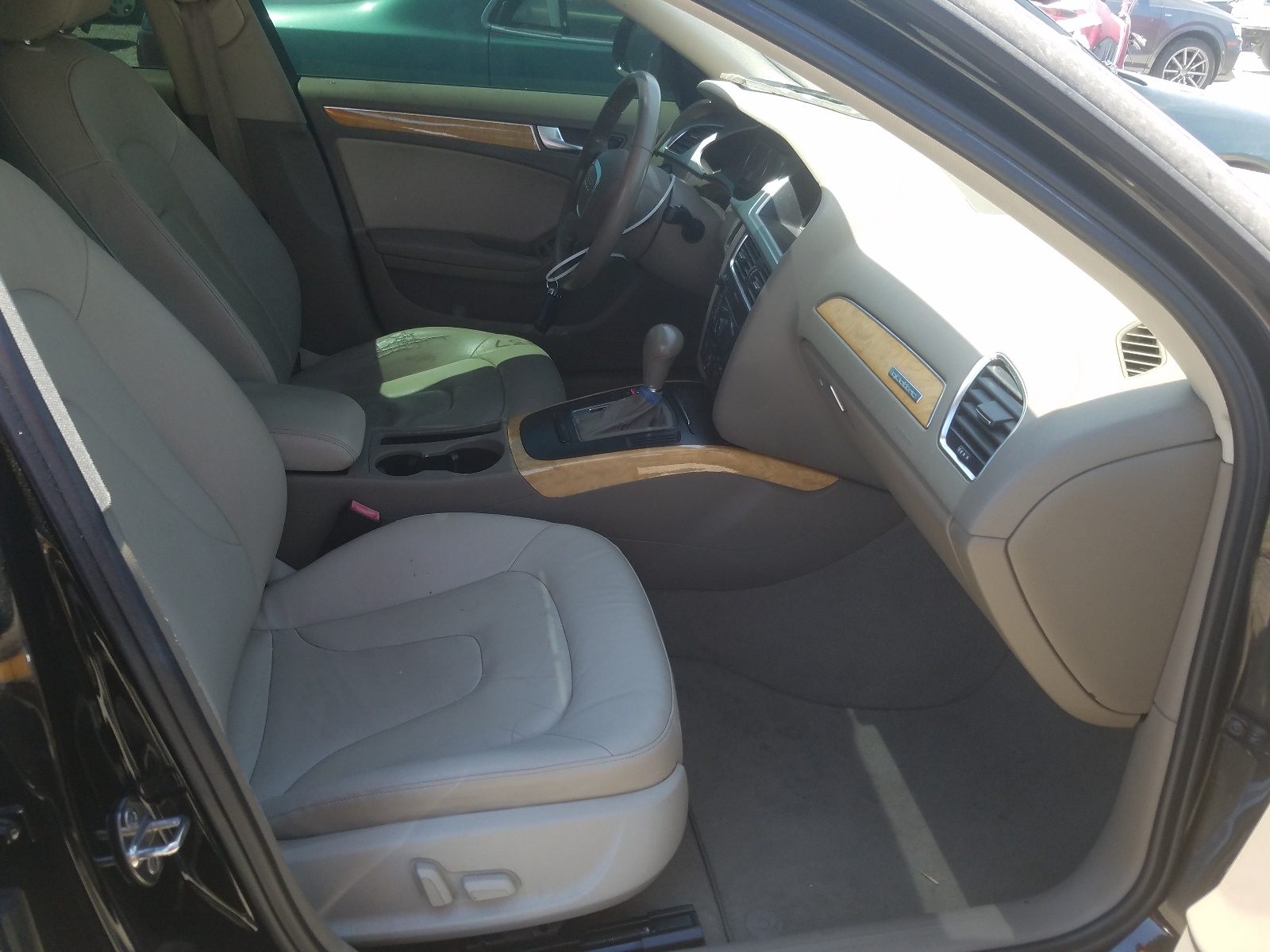 Photo 5 from auction – 2009 AUDI A4 2.0T QU with VIN WAULF78K49N010330