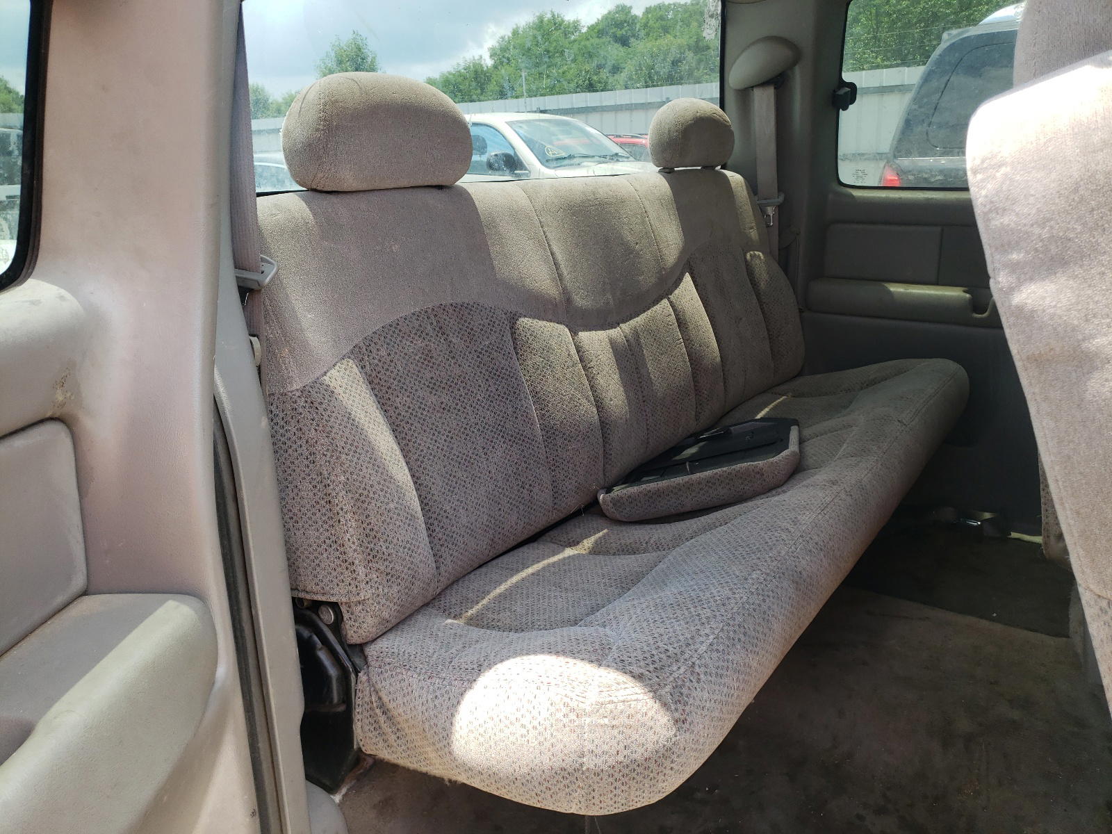 Photo 6 from auction – 1999 CHEVROLET SILVERADO with VIN 2GCEC19T3X1227004