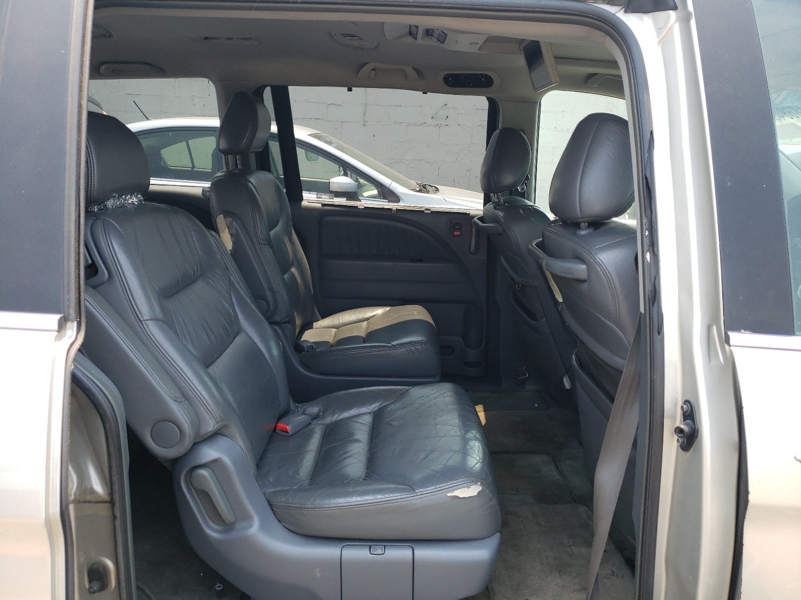 Photo 6 from auction – 2005 HONDA ODYSSEY EX with VIN 5FNRL38725B047363