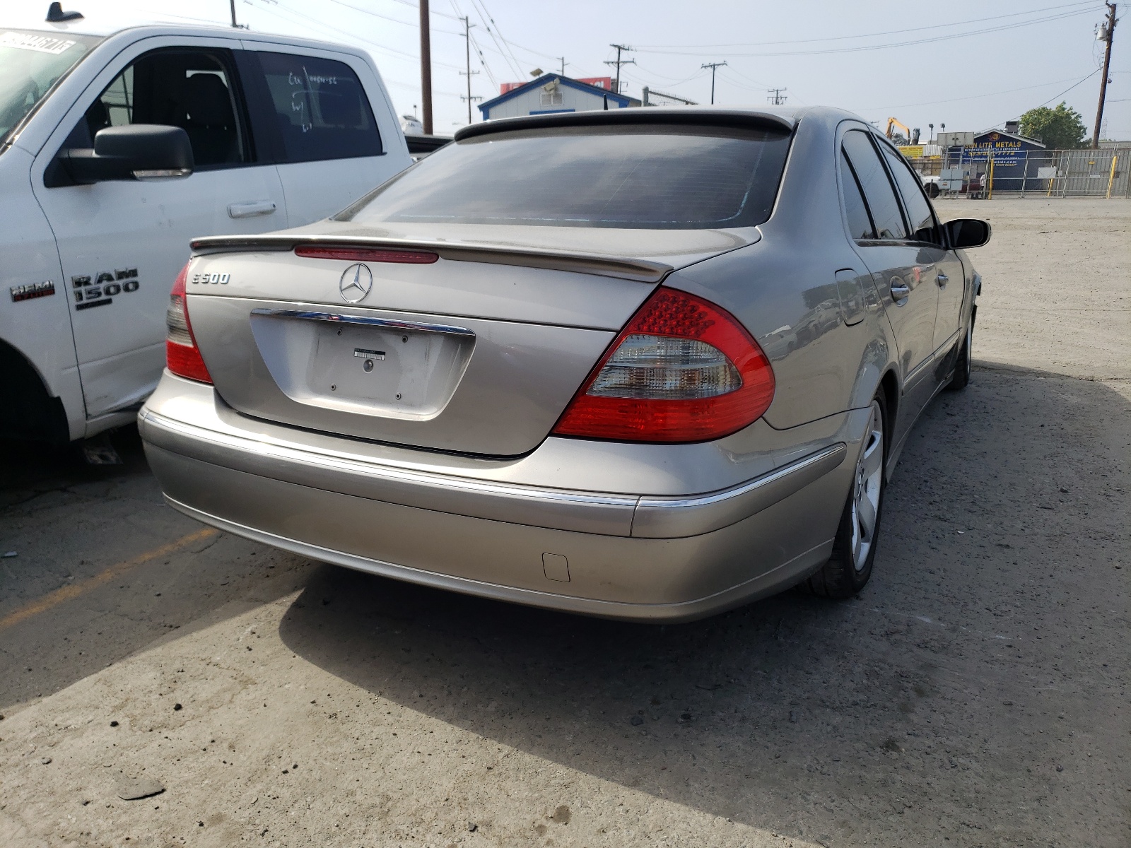 Photo 4 from auction – 2005 MERCEDES-BENZ E 500 with VIN WDBUF70J05A614662