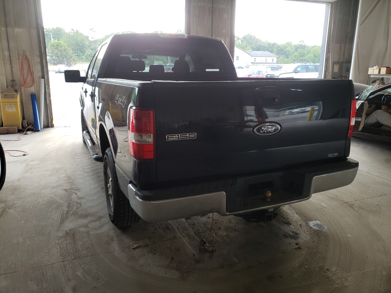 Photo 3 from auction – 2004 FORD F150 SUPER with VIN 1FTPW14554KC63619