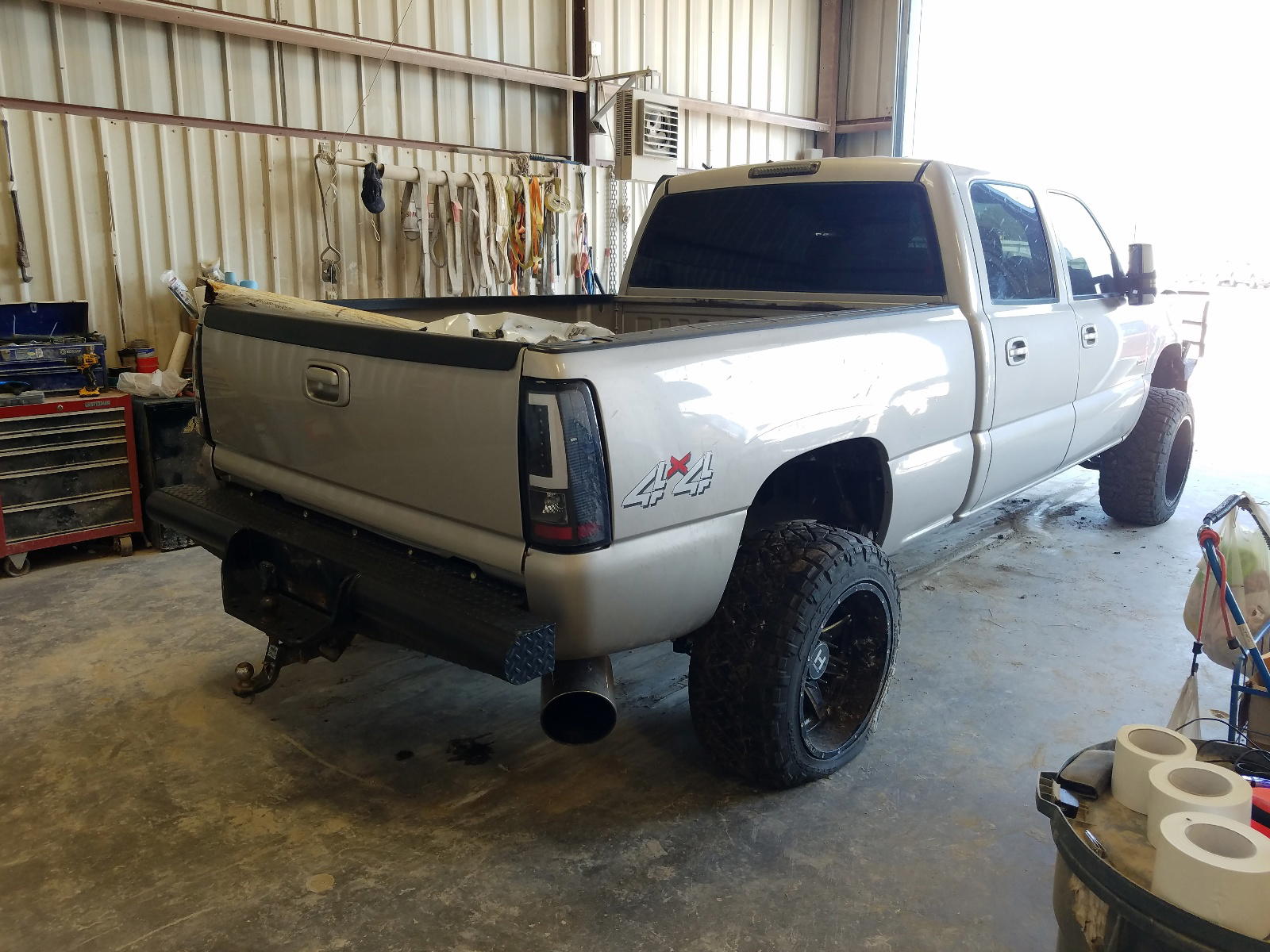 Photo 4 from auction – 2005 CHEVROLET SILVERADO with VIN 1GCHK23255F897598