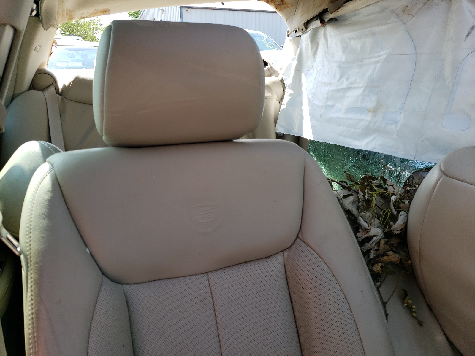Photo 6 from auction – 2006 CADILLAC DTS with VIN 1G6KD57Y16U254150