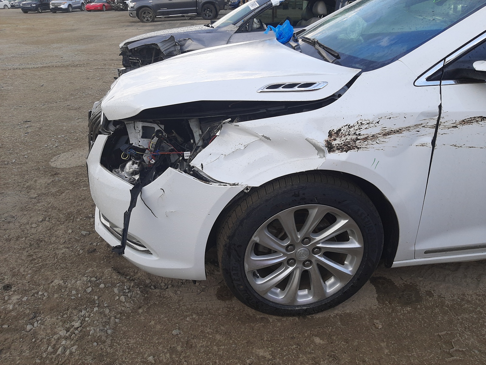 Photo 9 from auction – 2015 BUICK LACROSSE with VIN 1G4GB5G33FF113951
