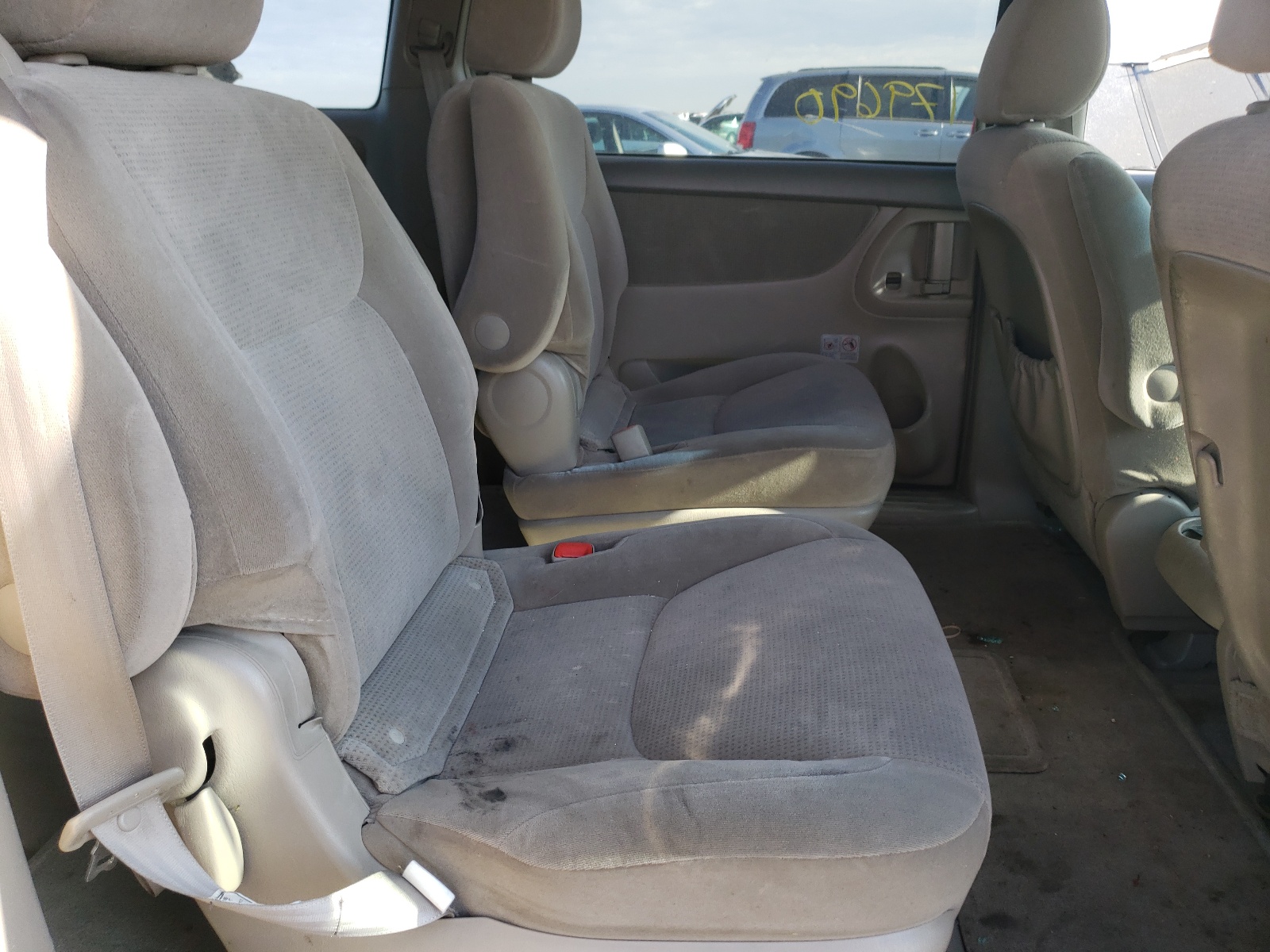 Photo 6 from auction – 2005 TOYOTA SIENNA CE with VIN 5TDZA23C75S320393