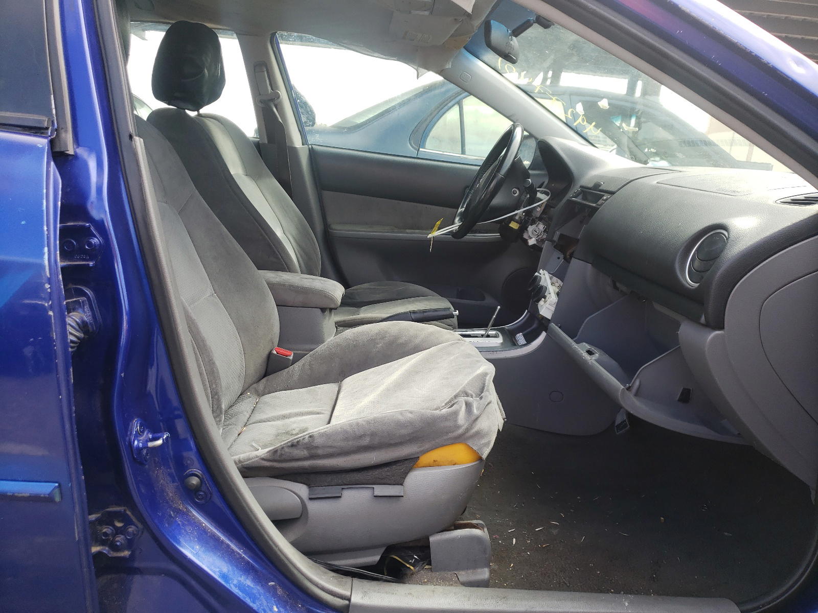 Photo 5 from auction – 2008 MAZDA MAZDA 6 with VIN 1YVHP80C785M39583