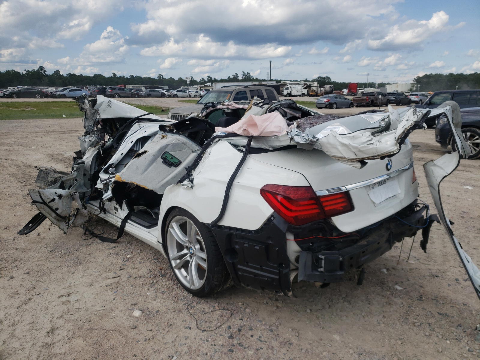 Photo 3 from auction – 2015 BMW 740 LI with VIN WBAYE4C54FD946930