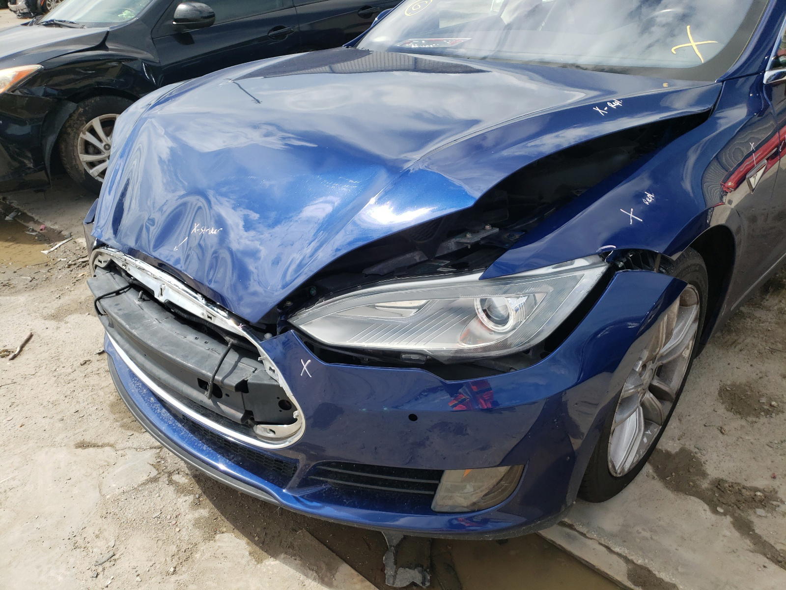 Photo 9 from auction – 2016 TESLA MODEL S with VIN 5YJSA1E13GF124174