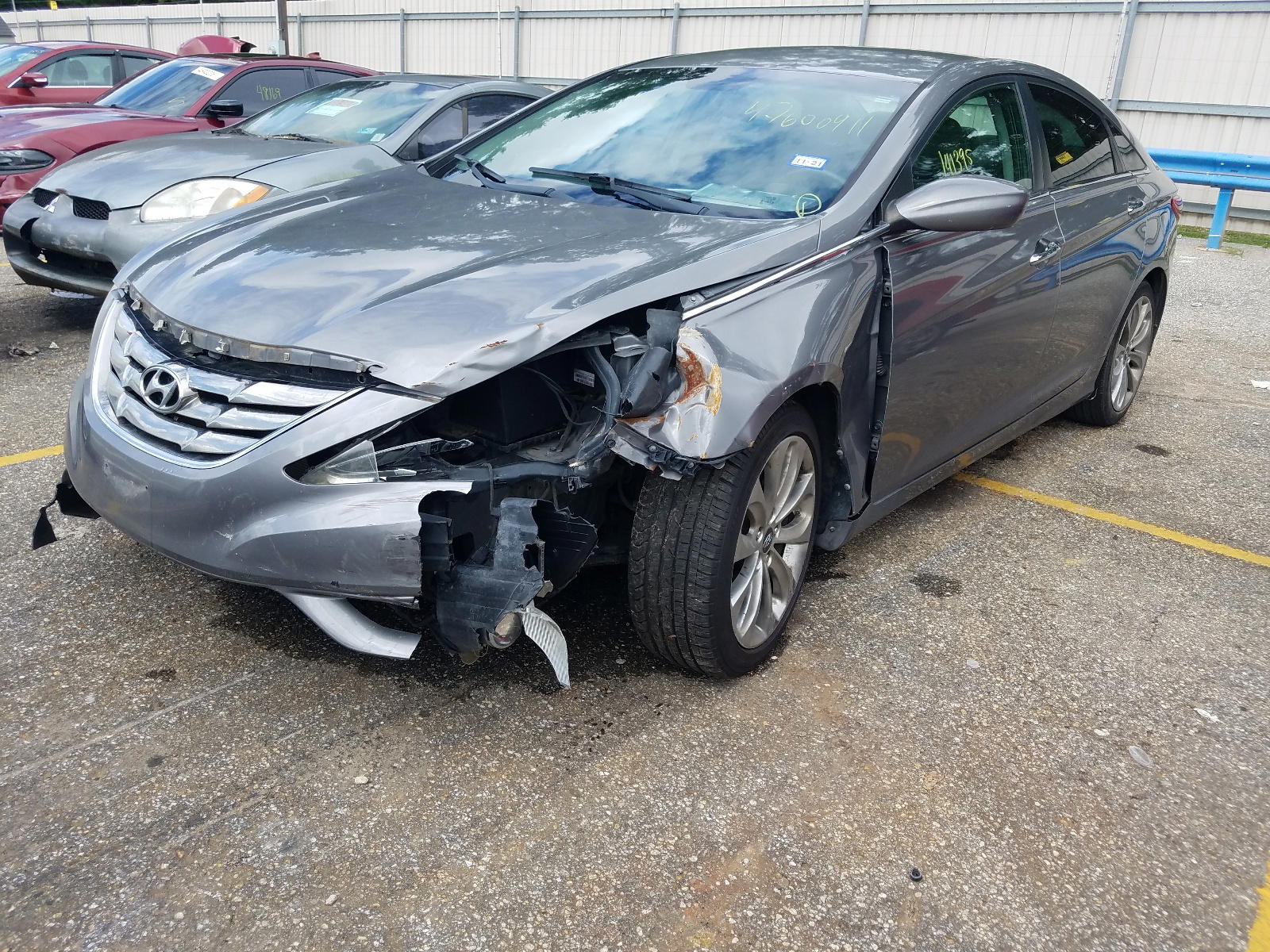 Photo 2 from auction – 2011 HYUNDAI SONATA SE with VIN 5NPEC4AC6BH099748