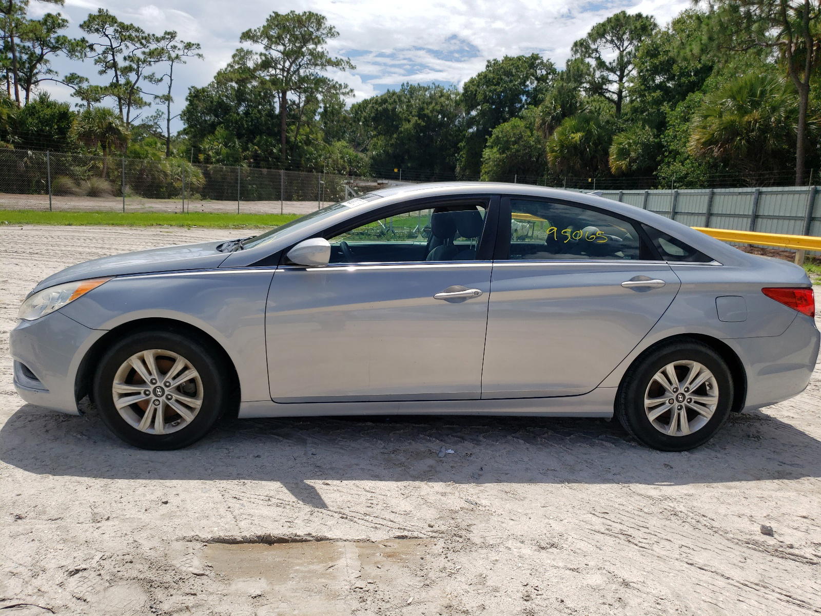 Photo 9 from auction – 2012 HYUNDAI SONATA with VIN 5NPEB4AC7CH339569