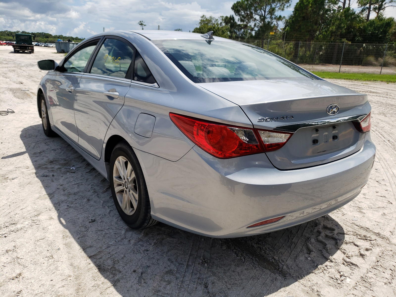 Photo 3 from auction – 2012 HYUNDAI SONATA with VIN 5NPEB4AC7CH339569