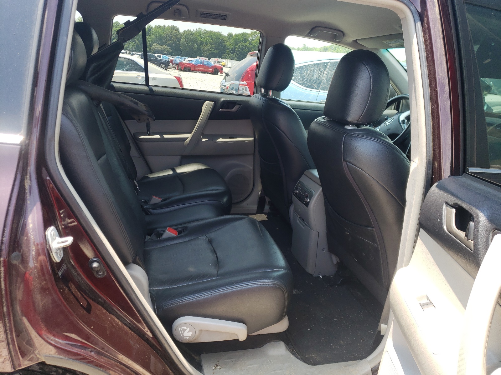 Фото 6 с аукциона – 2012 TOYOTA HIGHLANDER с VIN 5TDZK3EH3CS063838