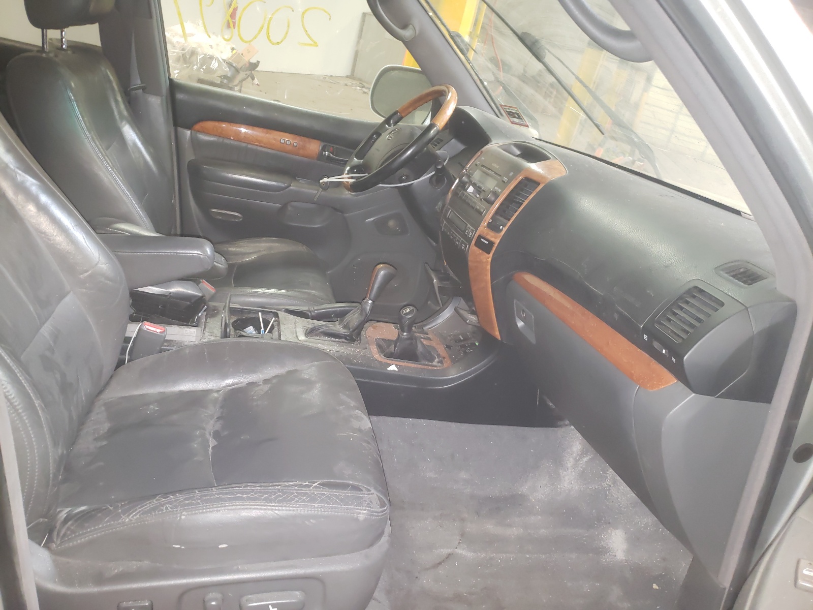 Photo 5 from auction – 2004 LEXUS GX 470 with VIN JTJBT20X440061492