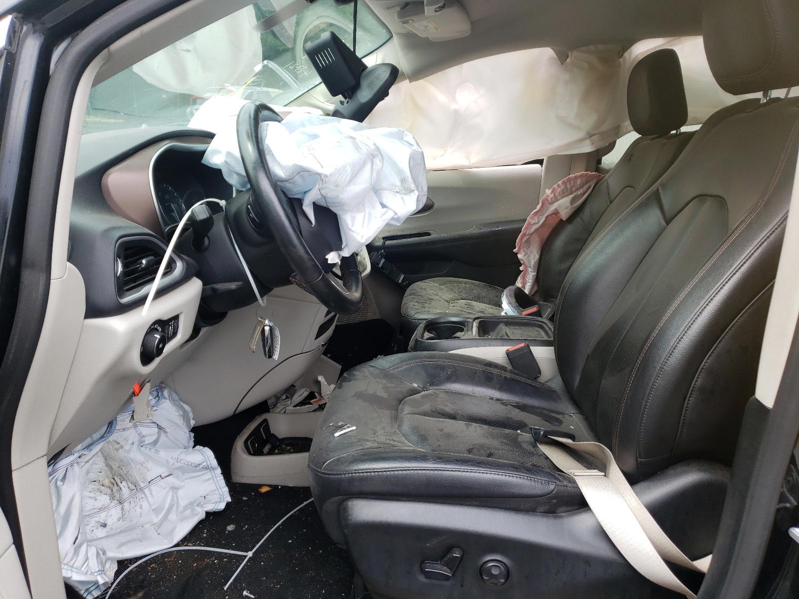 Photo 5 from auction – 2019 CHRYSLER PACIFICA T with VIN 2C4RC1BG3KR626374