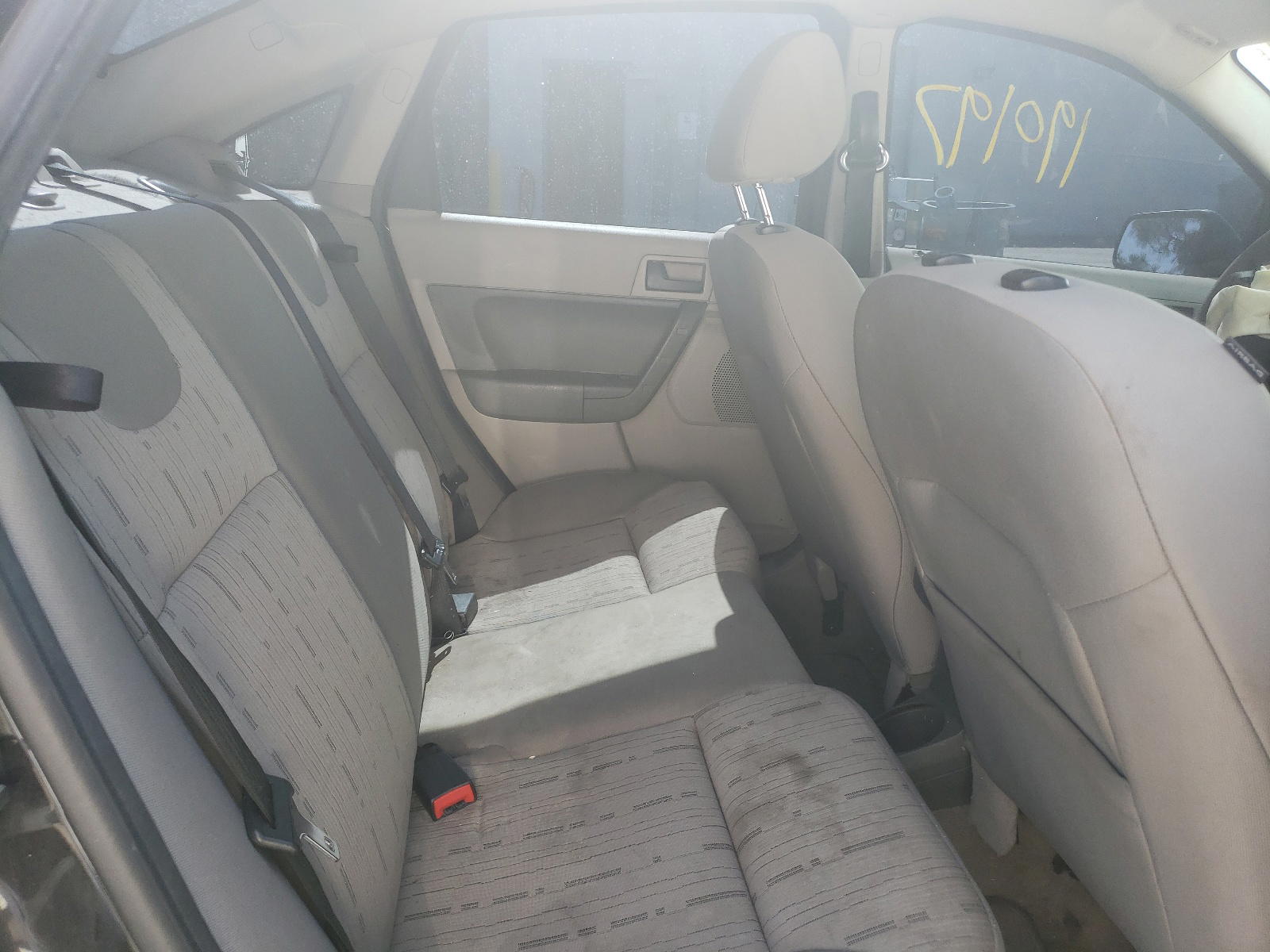 Photo 6 from auction – 2008 FORD FOCUS with VIN 1FAHP35N18W272463