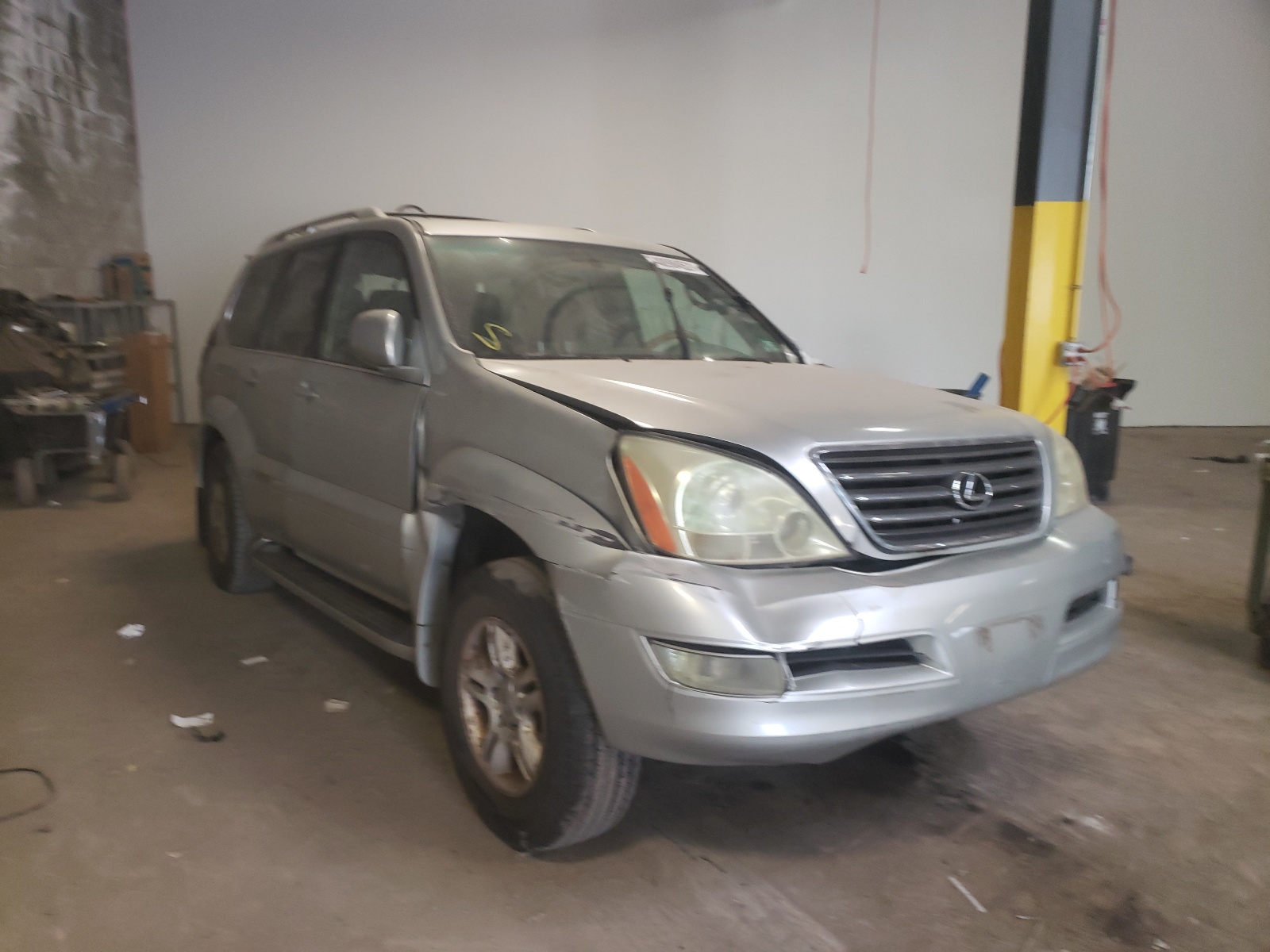 Photo 1 from auction – 2004 LEXUS GX 470 with VIN JTJBT20X440061492
