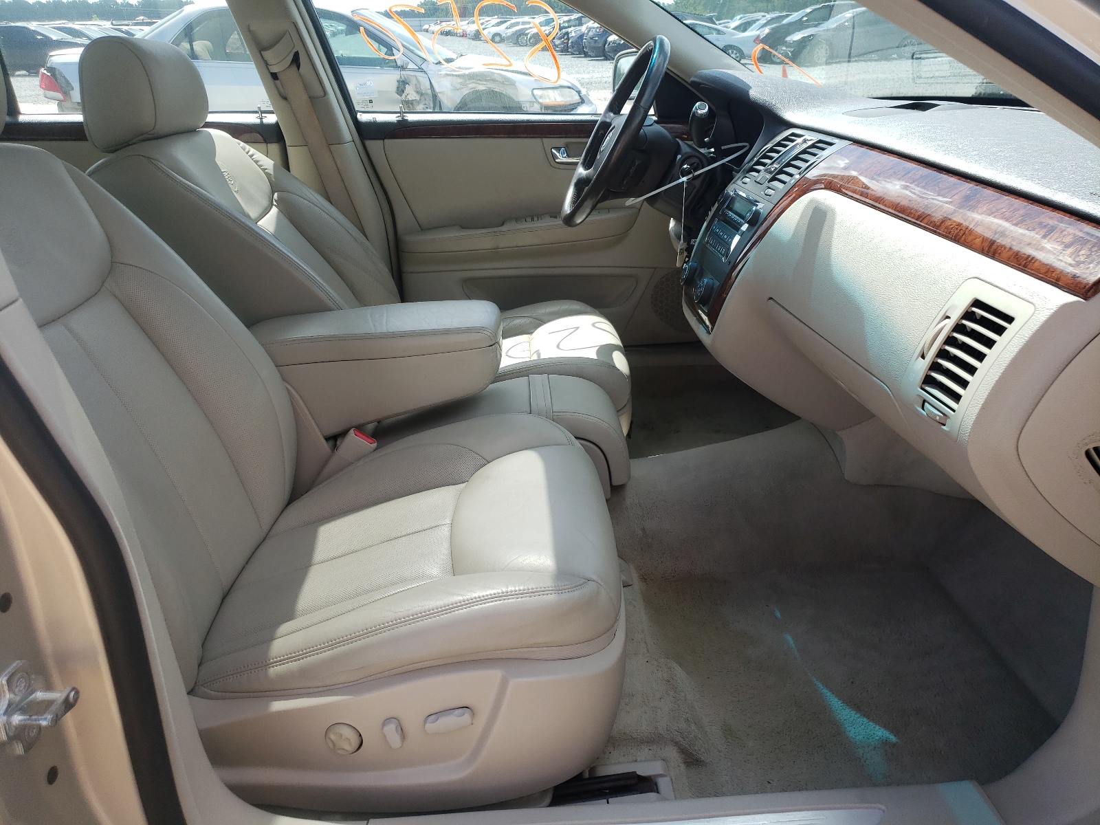 Photo 5 from auction – 2007 CADILLAC DTS with VIN 1G6KD57Y77U208548