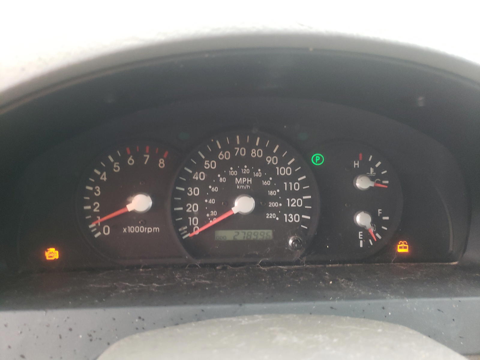 Photo 8 from auction – 2004 KIA SORENTO EX with VIN KNDJD733645311920